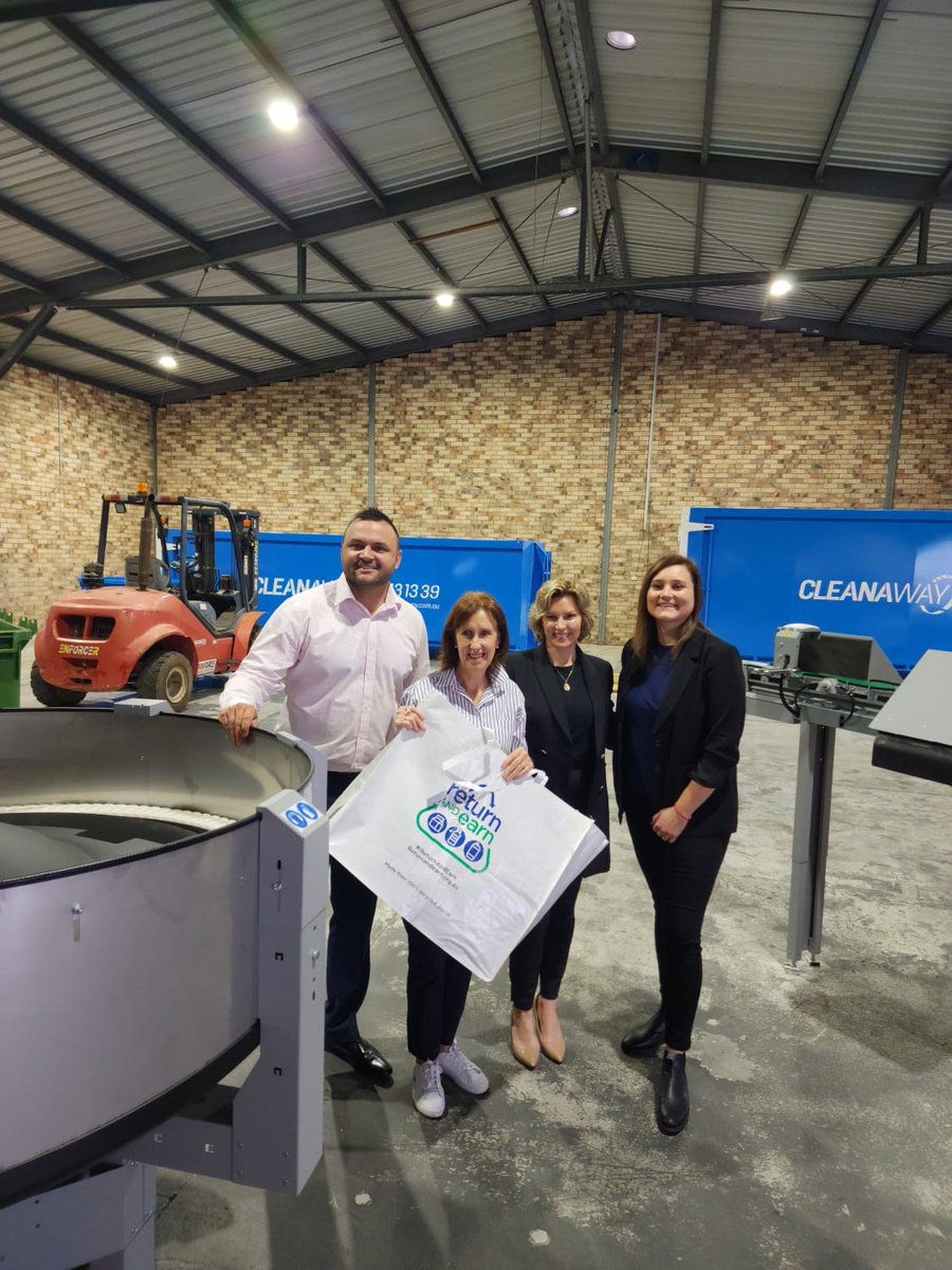 Welcome to the network Port Macquarie Return and Earn! Focussed on #aboriginalprocurement #localemployment &amp; #charity, the #depot is designed for bulk container refunds.
<a href="/Return_and_Earn/">Return and Earn</a> <a href="/portmacnews/">Port Macquarie News</a> <a href="/pmhcouncil/">PMH Council</a> <a href="/BeauChampion_4/">Beau Champion</a> <a href="/BreeSeledec/">Bree Seledec</a> 
More here,  tomracleanaway.com.au/2023/01/tomra-…