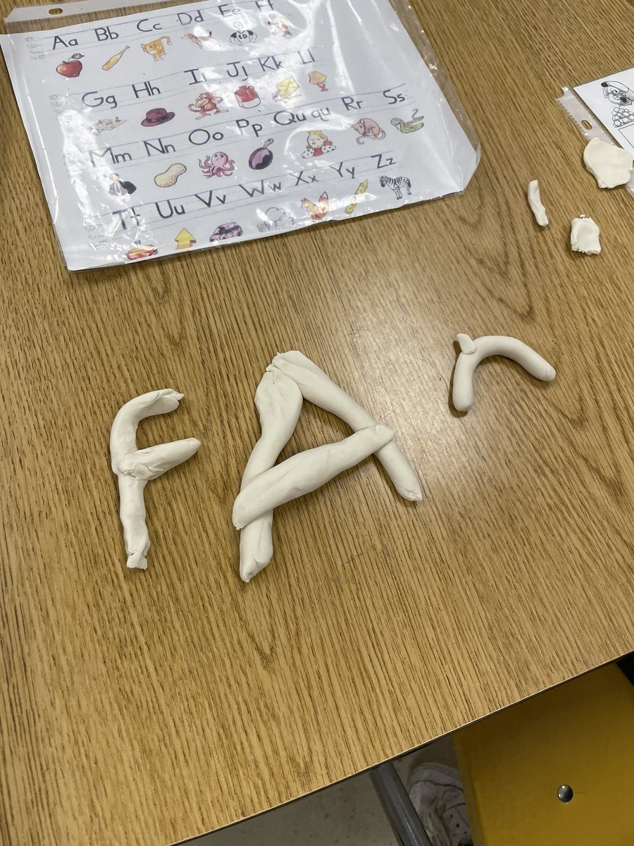 Phonemic awareness with playdoh snowballs! ❄️ After taking <a href="/Steiersaysread/">Shari Steier</a> class I was inspired to incorporate more into my teaching every week!! The Ss loved the hands on learning! #ENLatLindell <a href="/Jennifer_LynnP/">Jennifer Pullara</a> <a href="/MsMcGovernLB/">Anna McGovern</a> <a href="/evedaza91/">Dr. Evelyn Perez-Daza</a>