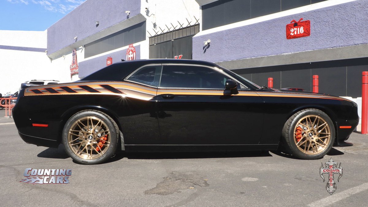CountsKustoms's tweet photo. Those Jeep Gladiators are in the hands of their respective owners, but you still have a chance to win @TheHornyMike‘s Challenger for only 20 bucks! Go to https://t.co/qfTSoOZFc8 for more info! #history #lasvegas #countskustoms #countingcars #challenger #campfreedom #hopeiwin https://t.co/kGahbSCCcB