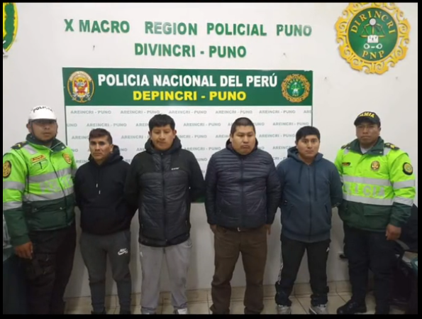 informateperu's tweet photo. La Policía logró capturar a 40 personas, entre varones y mujeres que se encontraban saqueando Plaza Vea de Puno. (3/3) https://t.co/MWAWrdEvHA