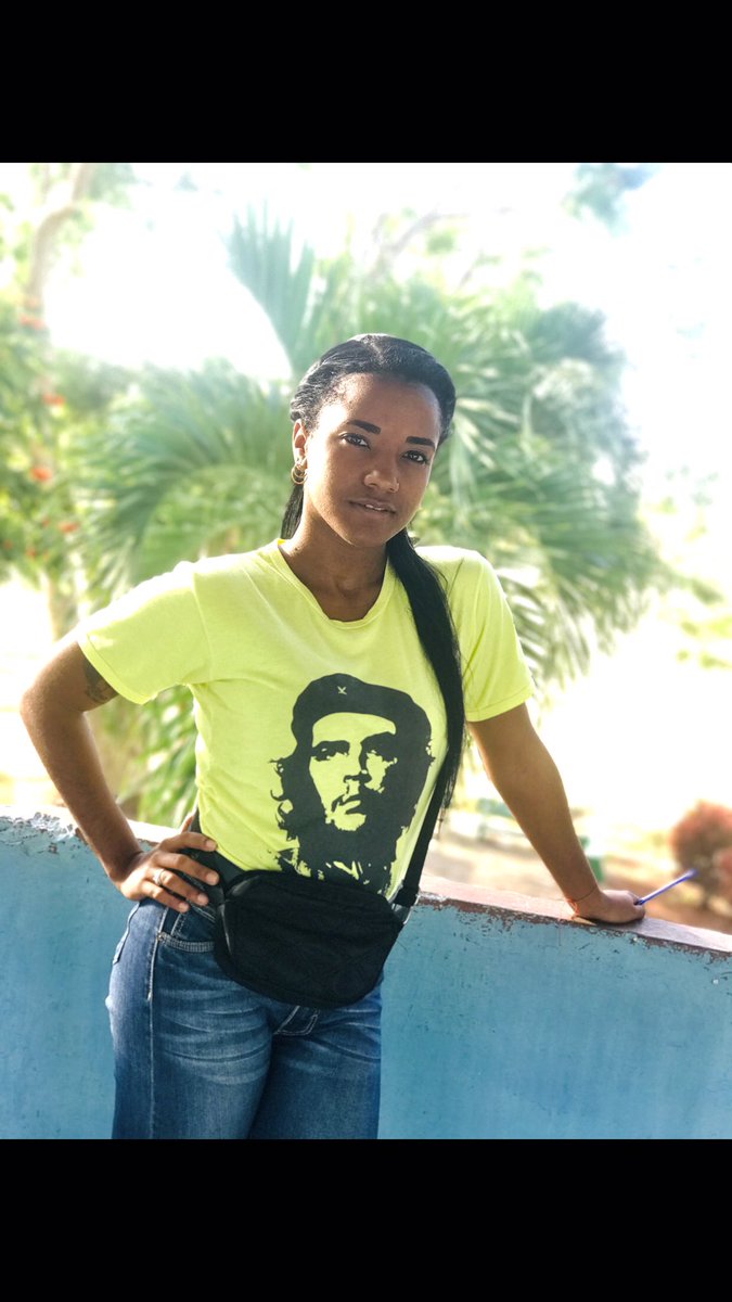 Ser joven revolucionario en estos tiempos es estar consciente de que muchos te van a criticar, pero es saber también que estás cumpliendo el legado de Fidel. Ser joven en estos tiempos impone grandes retos y responsabilidades.
<a href="/UJCdeCuba/">UJC de Cuba</a> <a href="/aylinalvarezG/">Aylín Alvarez García</a> <a href="/DiazCanelB/">Miguel Díaz-Canel Bermúdez</a> <a href="/lisaracorona1/">Lisara Corona</a>