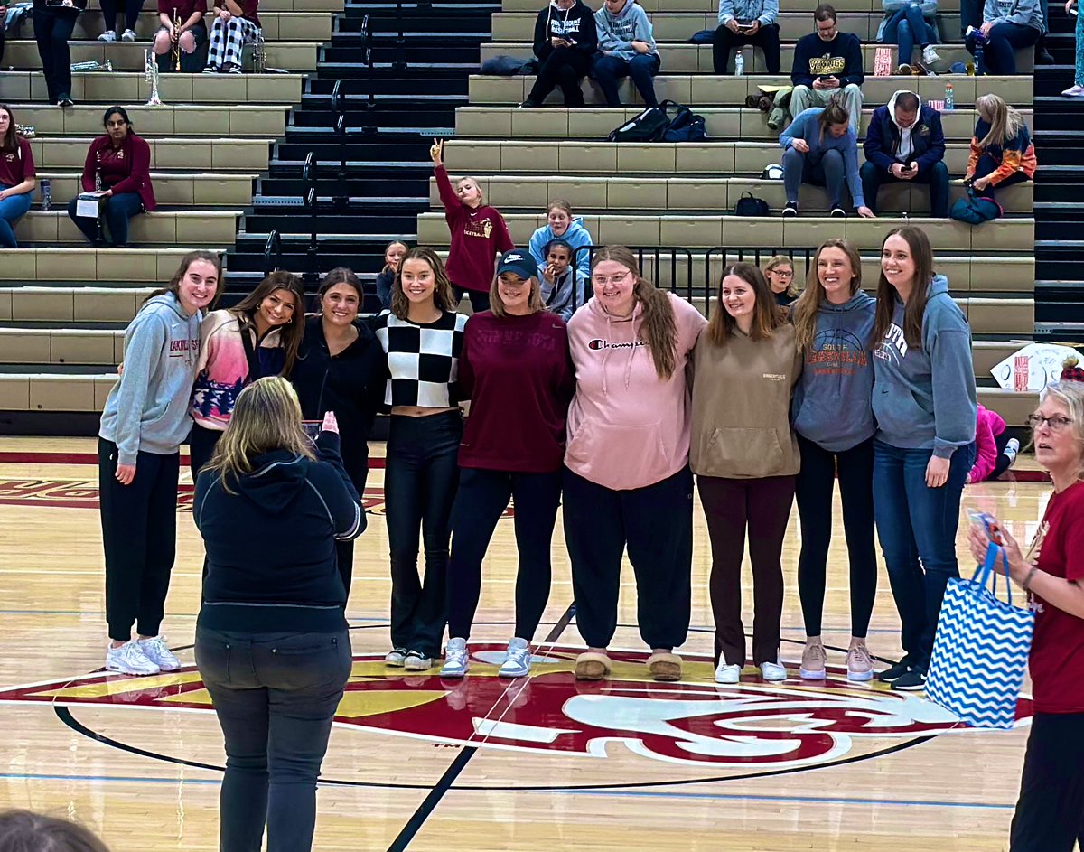 Baldy's BBQ💎aka Brian Wheeler (@baldysbbqmn) on Twitter photo Got the Ole schoolers in town for Alumni night <a href="/LSHSGirlsBball_/">Lakeville South Girls Basketball</a> <a href="/ActivitiesLSHS/">Cougar Activities</a> Got the Ole schoolers in town for Alumni night <a href="/LSHSGirlsBball_/">Lakeville South Girls Basketball</a> <a href="/ActivitiesLSHS/">Cougar Activities</a>