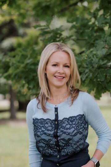 📖  A global pandemic won’t change me!

Prompted by observations of the effects of the Covid-19 global pandemic on children and families, I felt it timely and necessary to share this message in a creative format that would engage children around the world. (Michelle Macpherson.)