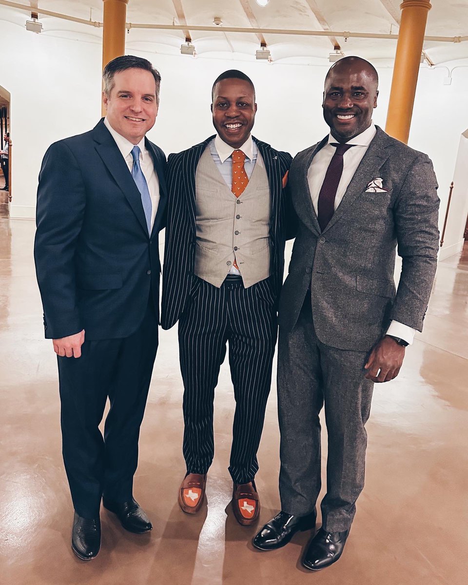 Stopped over at the #txlege for the gaveling in of the 88th Session. 

#governmentaffairs #governmentrelations #lobbying #texaslobbyist