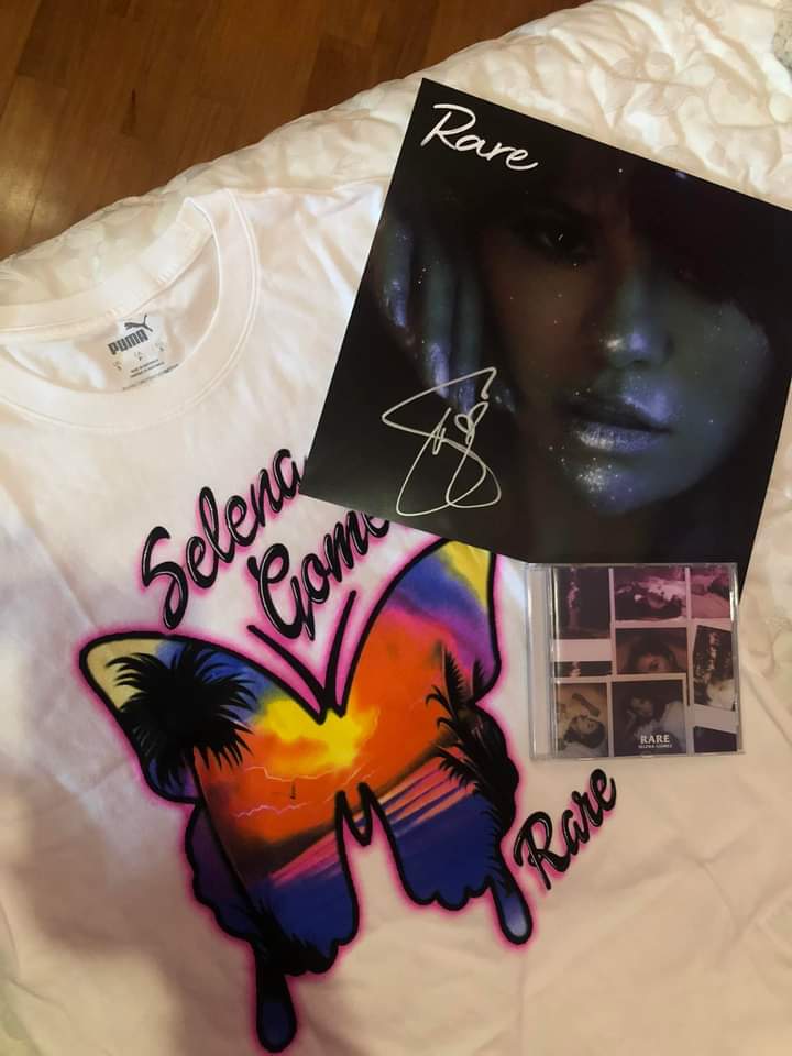 selenagomezec_'s tweet photo. dream 🦋 #3YearsofRare https://t.co/6zNI5LdYgG
