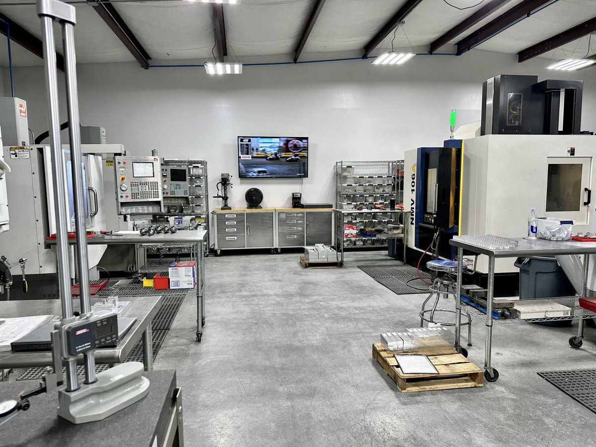mac6machining's tweet photo. Machining aerospace parts right down the road from the Expo! Ready for night 2 of the @cbnationals. Keep up the great work @FloRacing team! @NosEnergyDrink #TweetYourFloSeat https://t.co/JkgsxefYsY