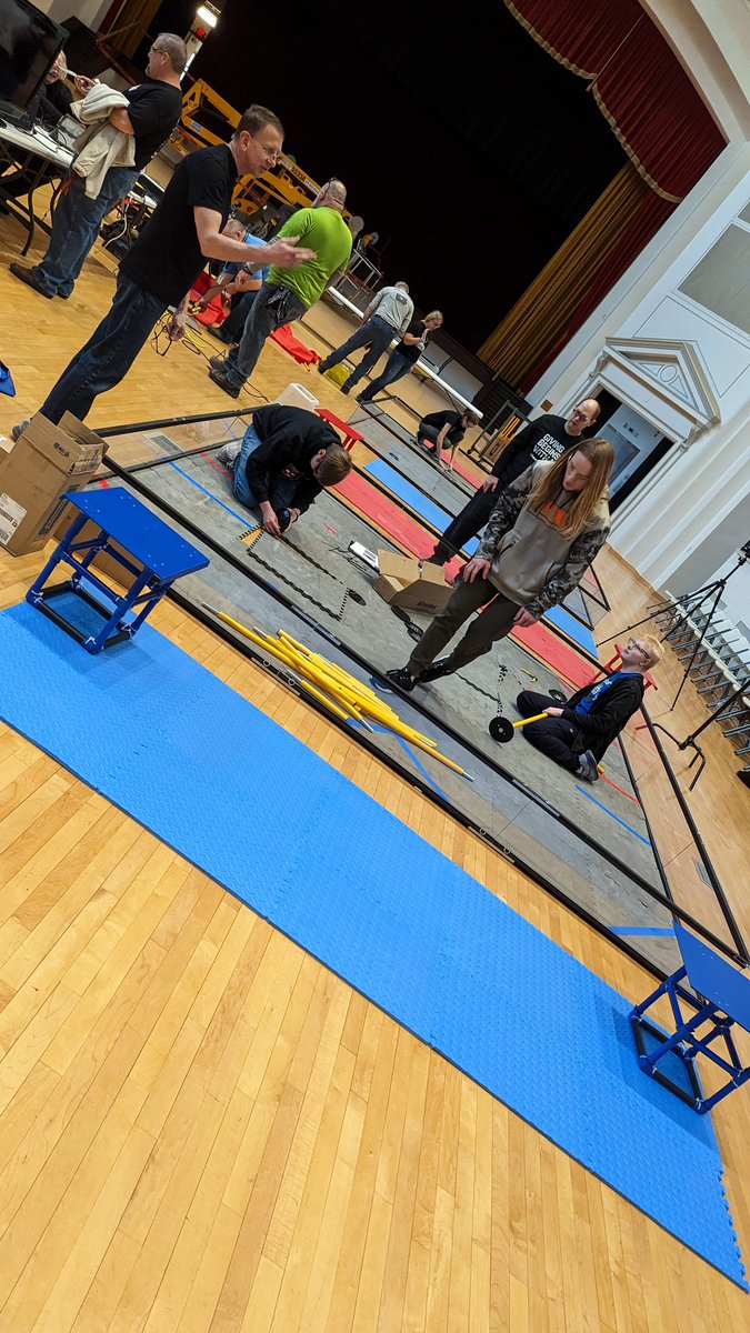 Taft9988's tweet photo. Taft Robotics #9988 getting ready for our meet. Thank you Metro Robotics for hosting at Veterans Memorial Coliseum. @TaftNotify https://t.co/UEYnvyzkGH