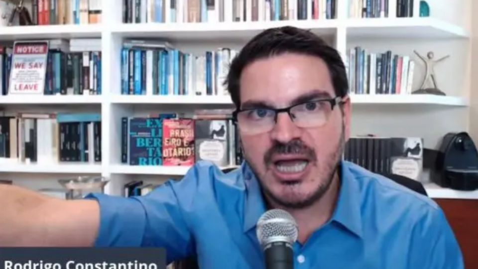 revistaforum's tweet photo. DEU RUIM

Constantino é afastado da Jovem Pan por defesa de manifestações antidemocráticas

Saiba mais: https://t.co/P8282eFIMi https://t.co/rjAKd30nl5