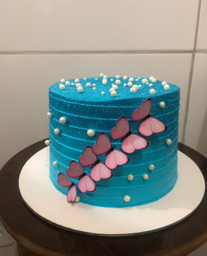 _emilynader's tweet photo. Oi, meu nome é Emily Nader, no ano de 2022 eu dei a luz a minha filha e com uma bebê pequena em casa eu tive que me reinventar, E comecei a trabalhar com bolos e doces de festa Quem puder dá uma moral no IG eu agradeço.

https://t.co/d92fbs8hZR https://t.co/RJX9sib7YN