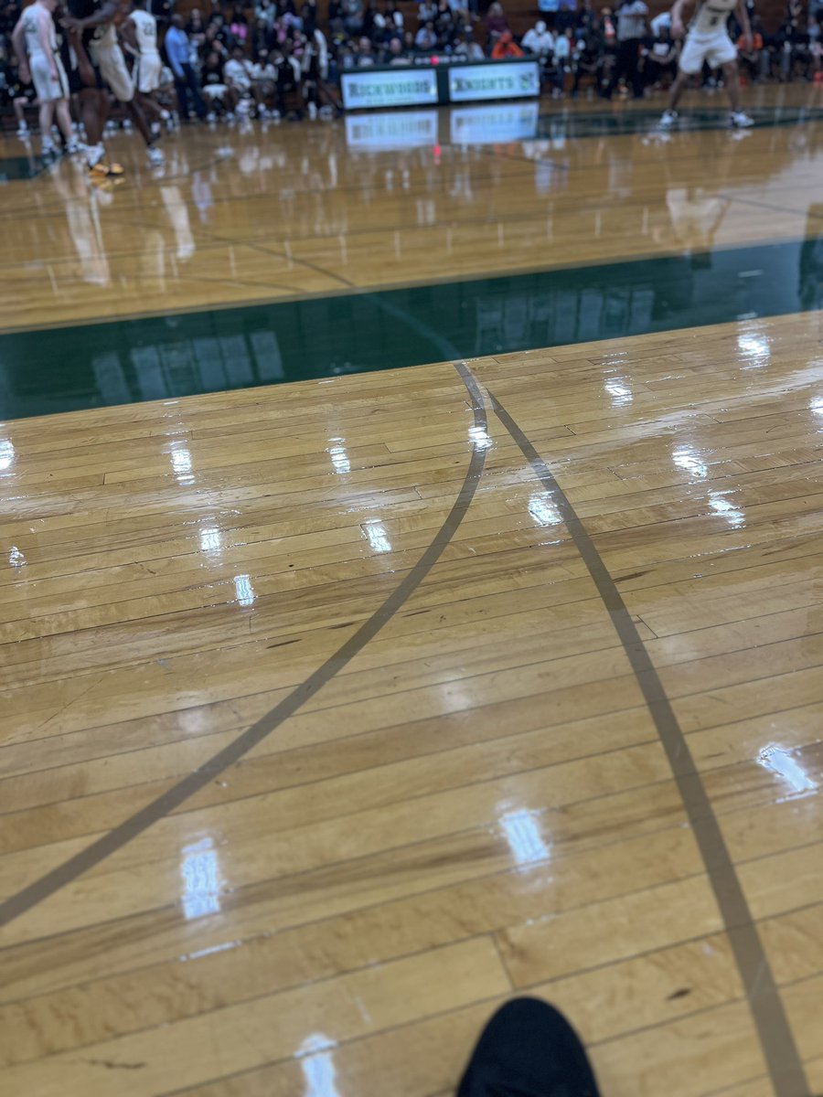CoachDB309's tweet photo. #SpikedOut “I could trip a referee”- Hov https://t.co/30chtrGjUf