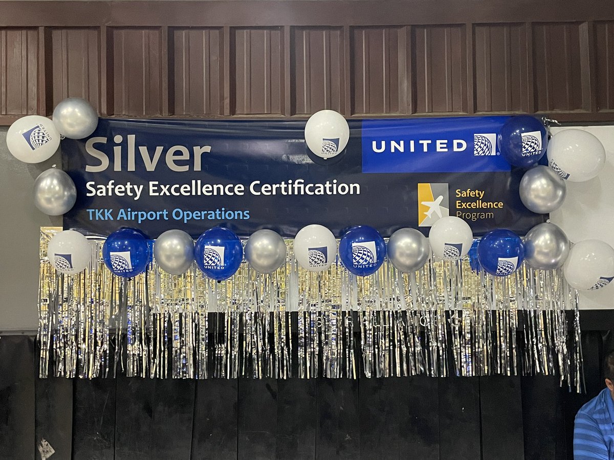 JohnK_UA's tweet photo. #TKKSilverSafetyExcellence! ๐๐๐ congrats! #ReadyForGold #IslandHopper. Thanks for joining remotely from BNE @BaldeviaEilis as you helped make it all happen! @AOSafetyUAL @MikeHannaUAL @sam_shinohara @marlongarcia83 @DJKinzelman https://t.co/pxqK7wuTBJ