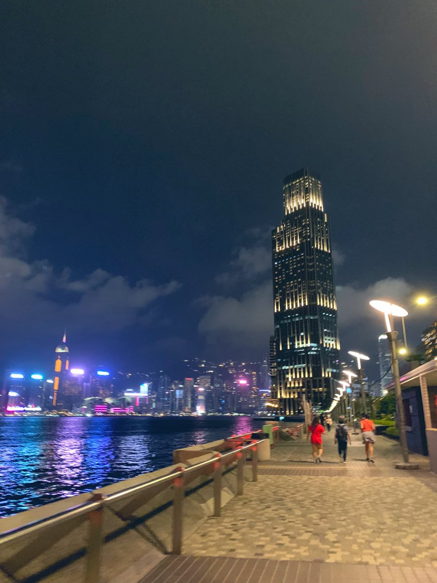 Be a person who only remembers happiness and knowledge points.