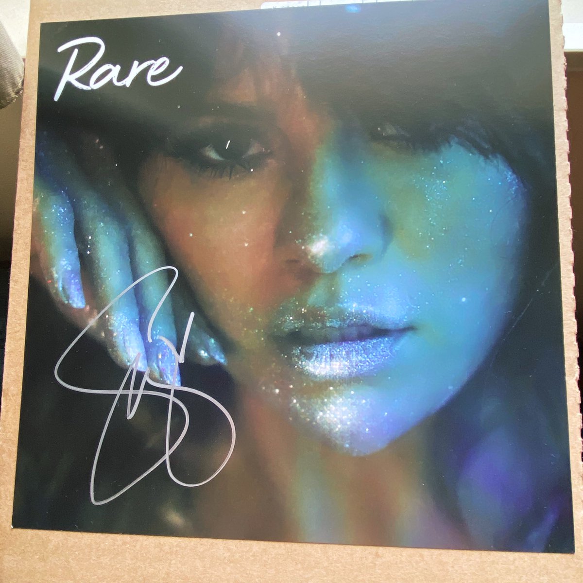 thisismylene's tweet photo. Rare was such a special era for me! I got my very first signed item from Selena and I’ll cherish this forever 💗 #3YearsOfRare @selenagomez @SelenaFanClub https://t.co/mDbJ3fcoSW