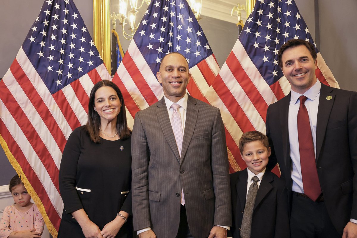RepJeffJackson's tweet photo. The official account is up and running!

As a first post, here's a photo with our family and @RepJeffries that is going to live in infamy for Avery, our four-year-old.

She's shy, but patriotic. #ncpol https://t.co/YT1Cew86h4