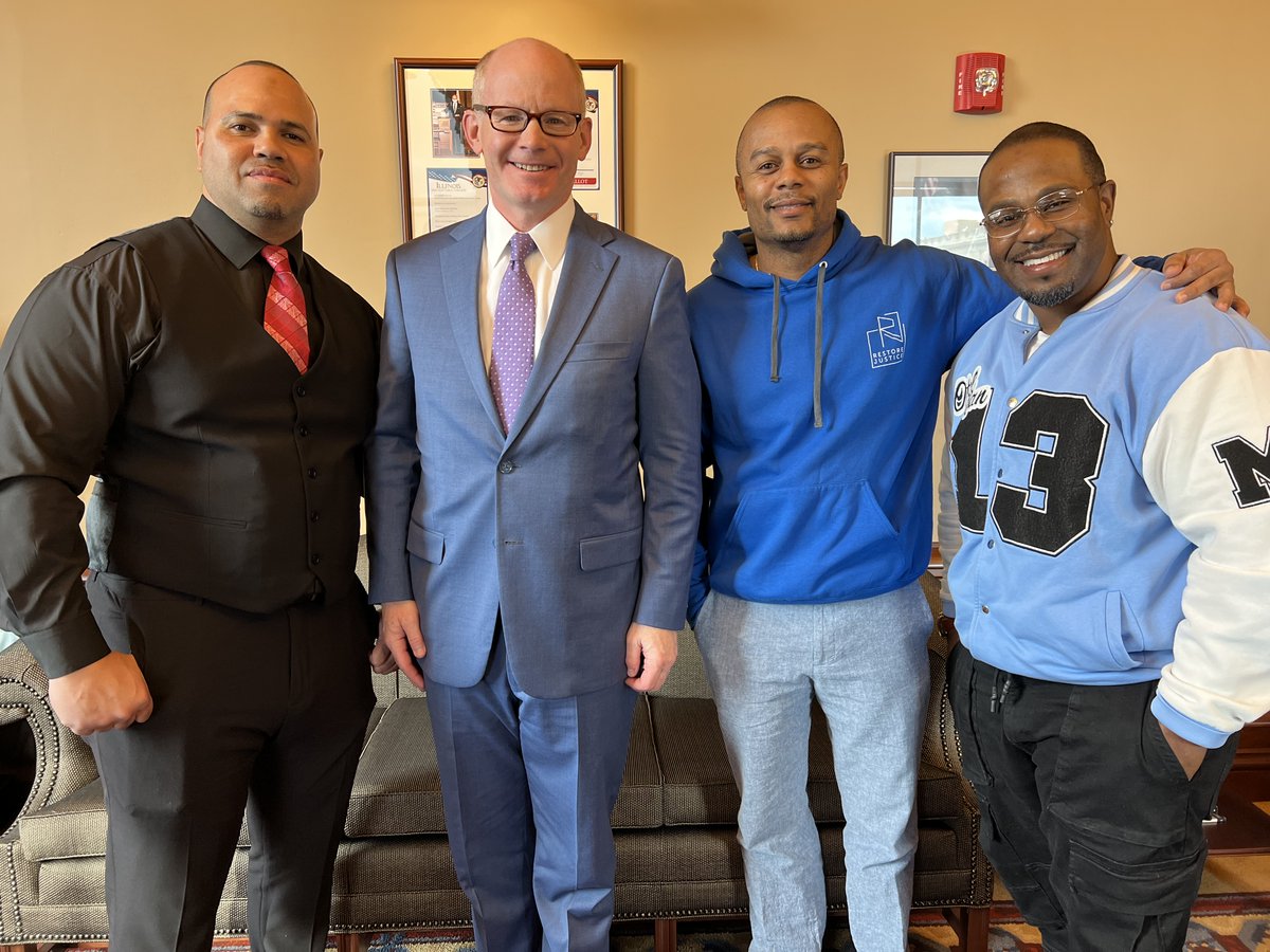 JusticeRestore's tweet photo. Thank you @DonHarmonIL for your leadership and for passing House Bill 1064. We should not be condemning young people to die in prison with no possible chance of a parole review. https://t.co/A6weTmOeVY