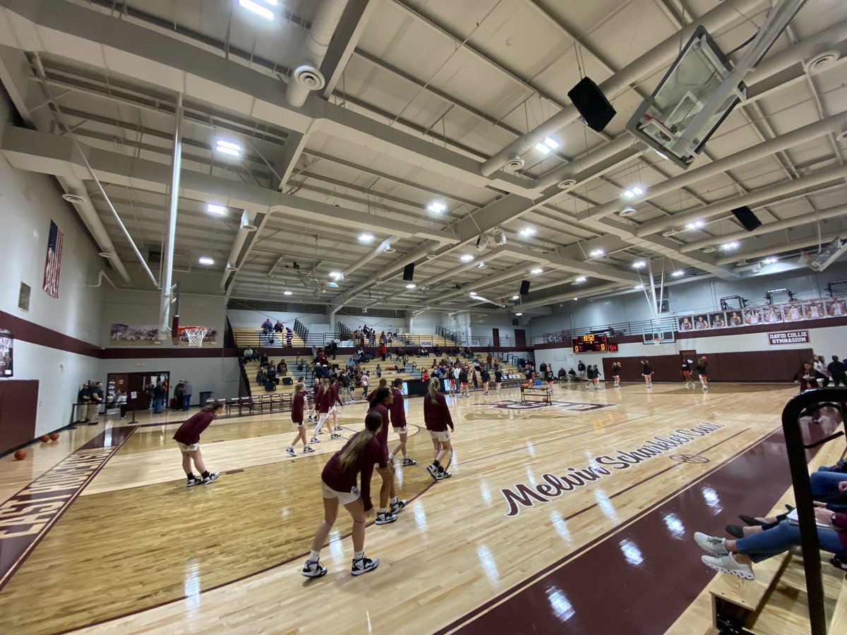 sports_bk's tweet photo. I’m at East Robertson, where @erindianshoops and @jo_byrns are set for the first of two rivalry matchups this season. 

A highly anticipated boys contest with what could be an intriguing girls game to start. https://t.co/tPcry00frx