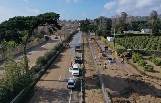 CaltransD5's tweet photo. Here's a bird's eye view of #hwy101 near #SanYsidroCreek in #Montecito following the heavy downpour. https://t.co/RkKg3kuFjY