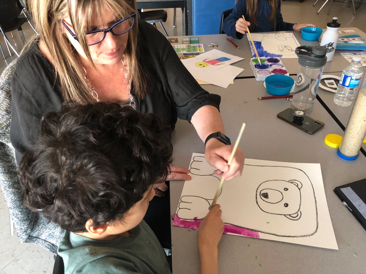 Miss_J_Piazza's tweet photo. Our students love following along with drawing tutorials so yesterday we did one that also incorporated painting. They turned out great! https://t.co/a3JfmBmShg