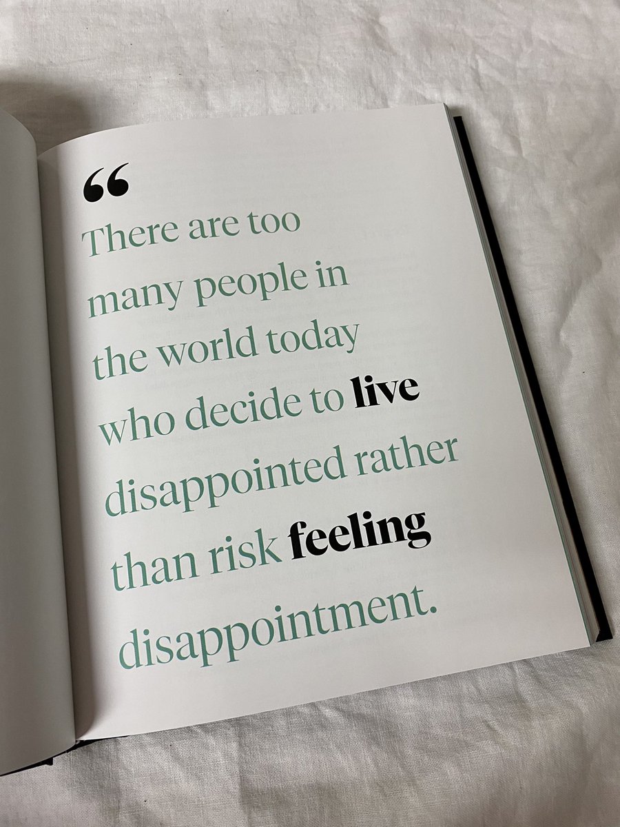 alizagrace__'s tweet photo. atlas of the heart 🫀
#atlasoftheheart #selfhelp #motivation #selfcafe #selfhelpbook #booktwt #booktwitter https://t.co/n02lFXpetf