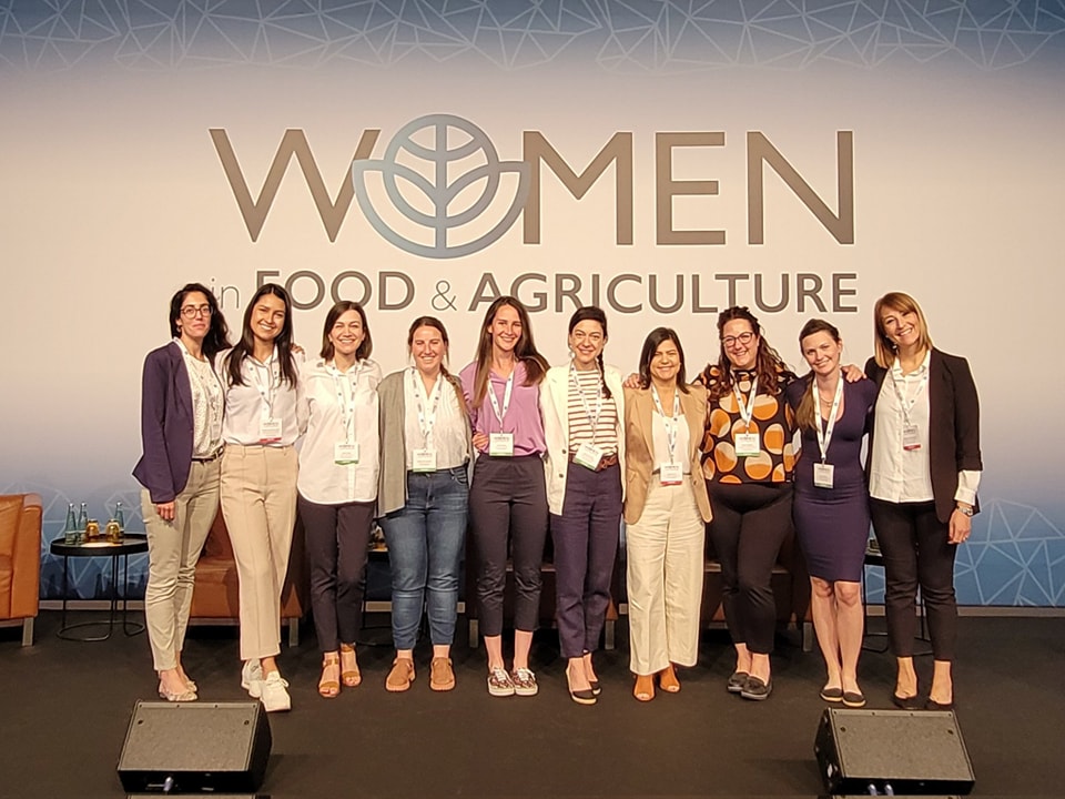 goalsintl's tweet photo. The WFA #Mentorship Program is back. Program supports women wanting to grow their careers within the food &amp; #agriculture sector. Now accepting applications for 2023. Learn more &amp; #ApplyNow at https://t.co/Z5IVmNUuBc

#GOALS #Opportunities #ValidGOALS #LaunchForward #LiveForMore https://t.co/cDZYucVD2k