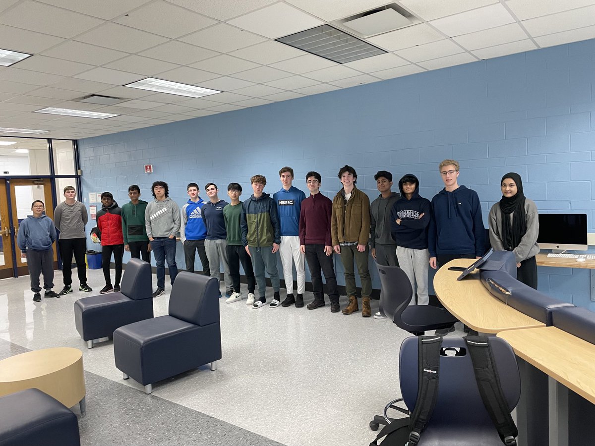 Day 1 of CSC a success! Efe great job organizing ⁦<a href="/KnightsofPHS/">Prospect High School</a>⁩ Computer Science Club! Looking forward to next Tuesday! Maybe we can have some guest speakers…⁦<a href="/jdmcd/">Jimmy McDermott</a>⁩