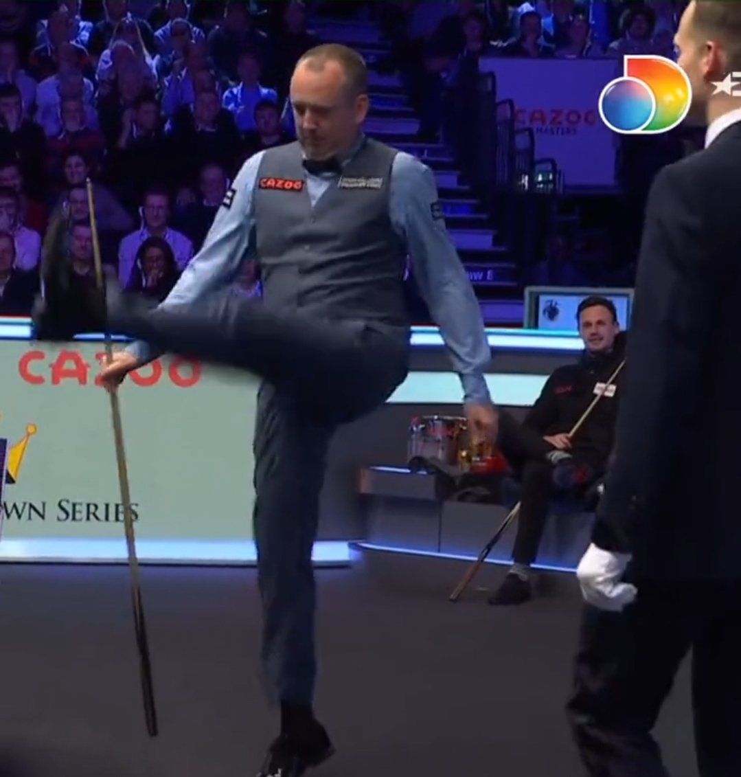ConorLFC8's tweet photo. You gave it your full @JohnCleese impression @markwil147 #WaspGate #MastersSnooker https://t.co/ZIRFDFnSRe