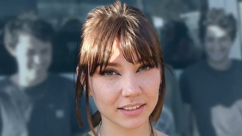 DigitalTourBus's tweet photo. .@kingmalamusic (@handwritten18b) gives you some of her tips for being a musician on tour! Watch the video at https://t.co/9jgq8VlMUo 

#kingmala #handwrittenrecords #digitaltourbus #tourtips #musicianlife #tourlife #singerlife #alternativepop #musician #singer https://t.co/FxeFRK4Ln6