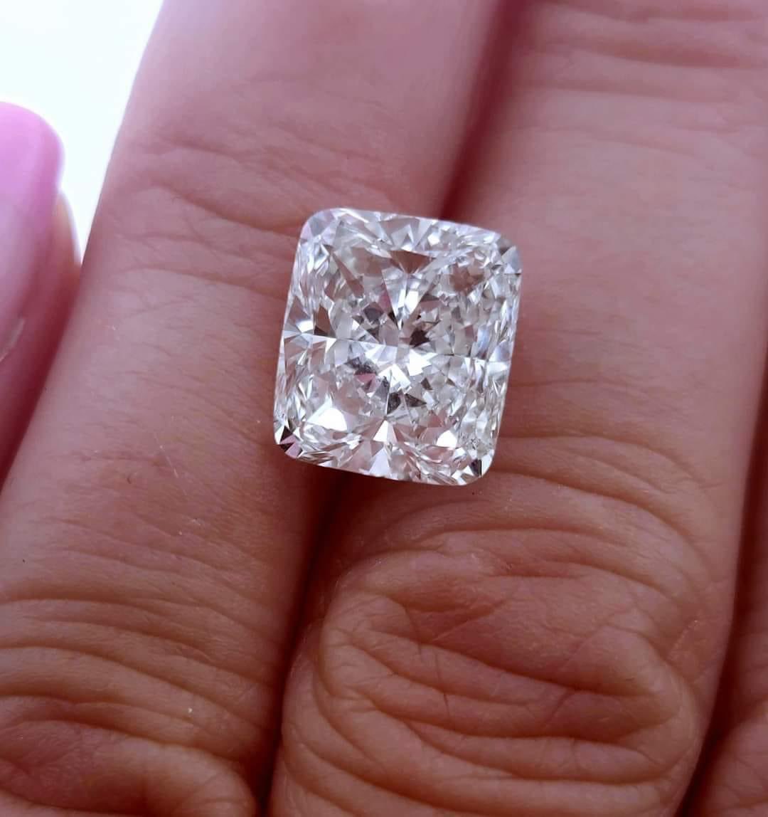 Size matters #natural #naturaldiamond #cushion #ethicallysourced #SanDiego #sandiegojewelry