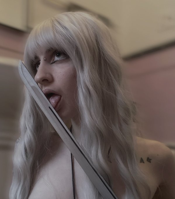 New pfp y/n? 🖤⚔️ #Griffith #BERSERK https://t.co/8NidmP4nX3<a href="/tag/griffith"class="tags">#Griffith</a><a href="/tag/berserk"class="tags">#BERSERK</a>