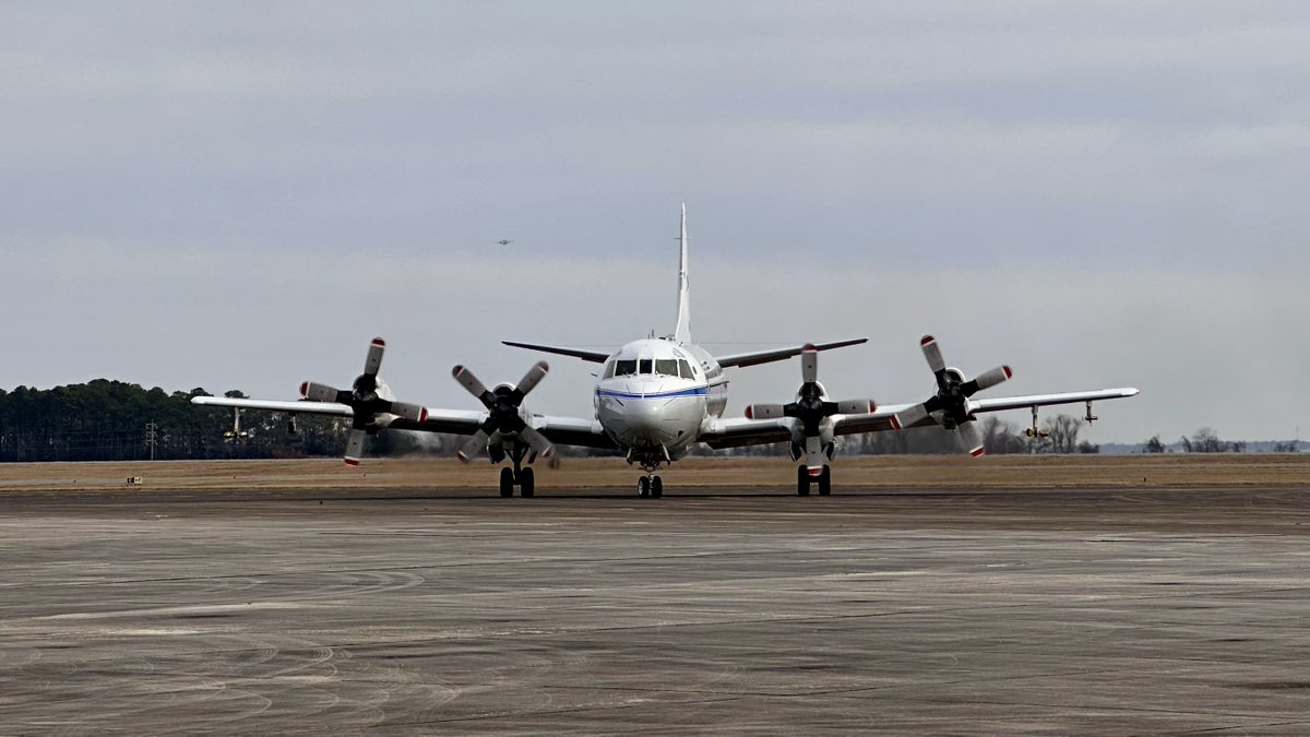 SnowIMPACTS's tweet image. The P-3 likes to show off on the runway 😎 Another instrument calibration flight in the books as we look towards a late week storm in NY and southern Canada @NASA_Wallops