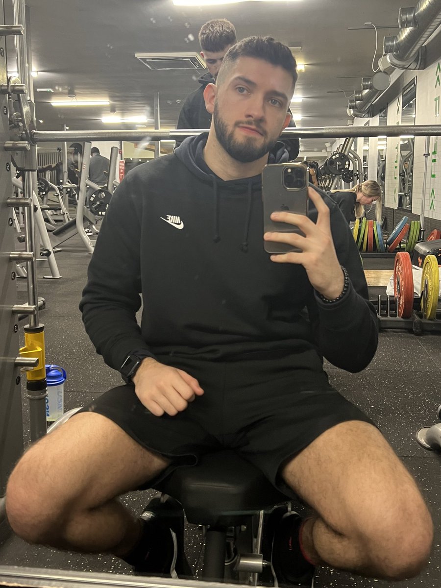 lewissurv tweet media