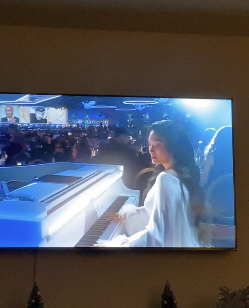 Alchemy20plus1's tweet image. We see you @ChloeFlower 🎼

I'll be live tweeting the #GoldenGlobes2023