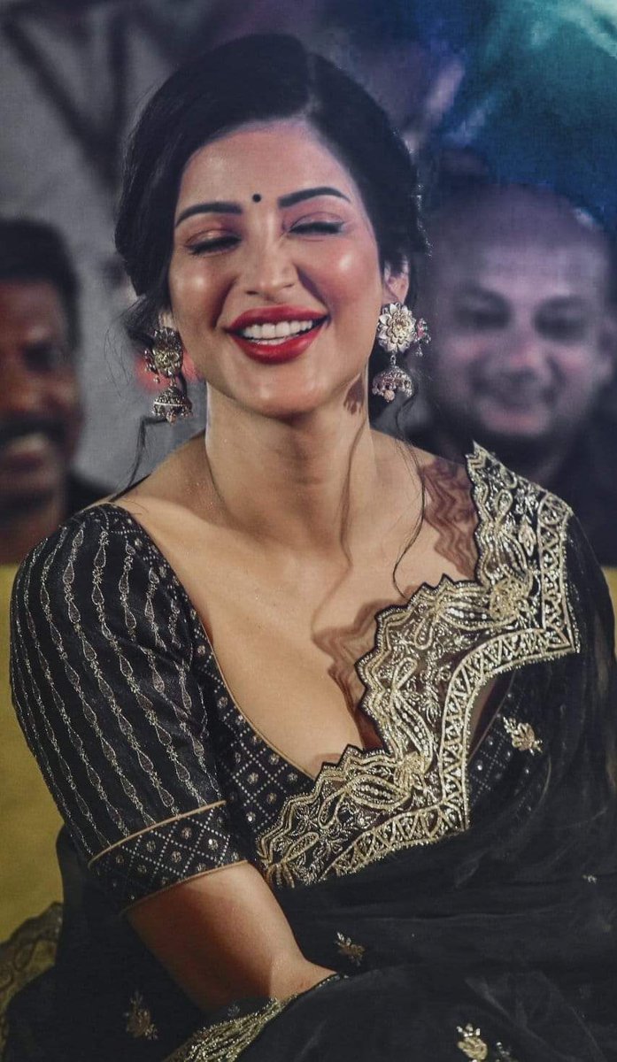 haritributer225's tweet photo. #ShruthiHaasan https://t.co/HOf9hgC3Do