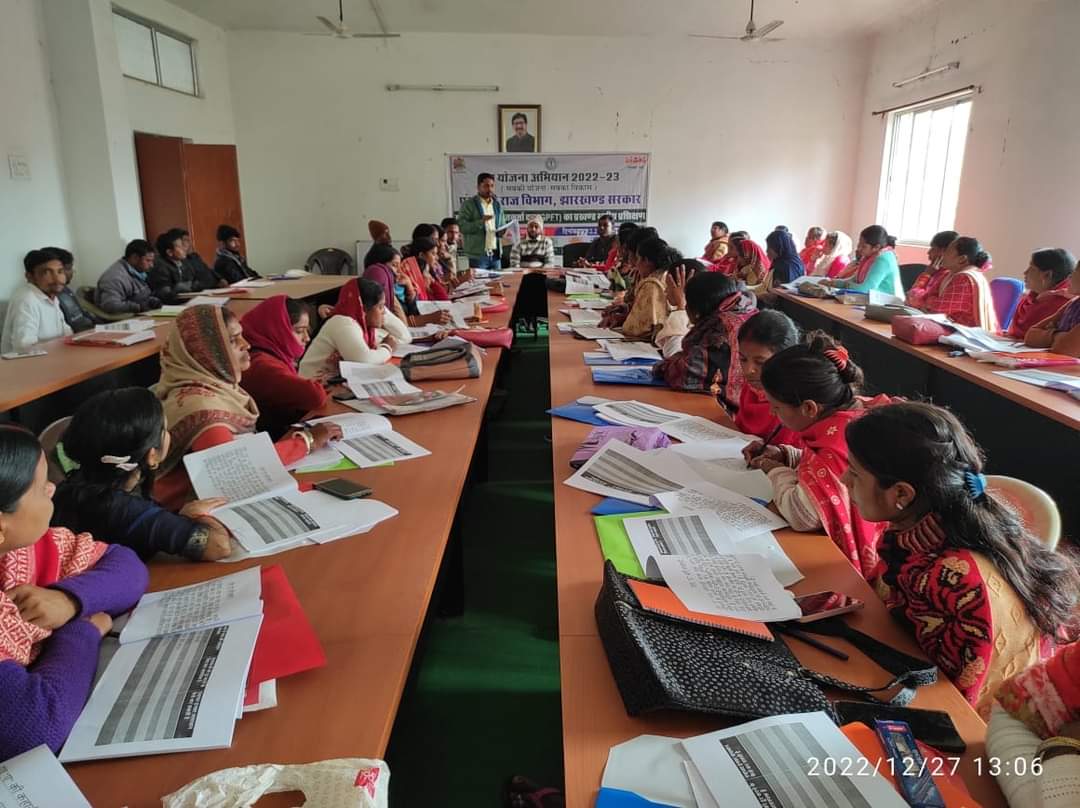 mopr_goi's tweet photo. #GPFT members from each #GramPanchayat of #Chatra, #Jharkhand were trained on citizen centric theme based participatory planning around #LSDGs and 29 subject matters given to the #PRIs.
#PanchayatiRaj #MoPR https://t.co/gPqr2XpBjK