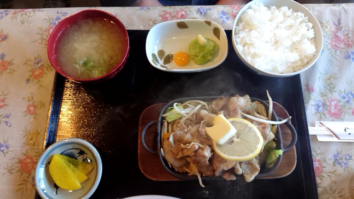 MKANGTAM's tweet photo. 東御市「よしつね」
よしつね定食
カキフライ定食 https://t.co/WoYMgSr9qL