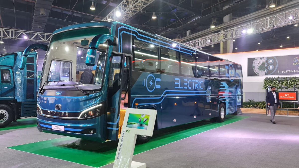 ExpressDrives's tweet photo. A look at @ETBIndia's electric CV range including the fuel cell EV truck,  city bus at the @AEMotorShow 
#AutoExpo2023 #AutoExpowithFE https://t.co/DT3mtiygkM