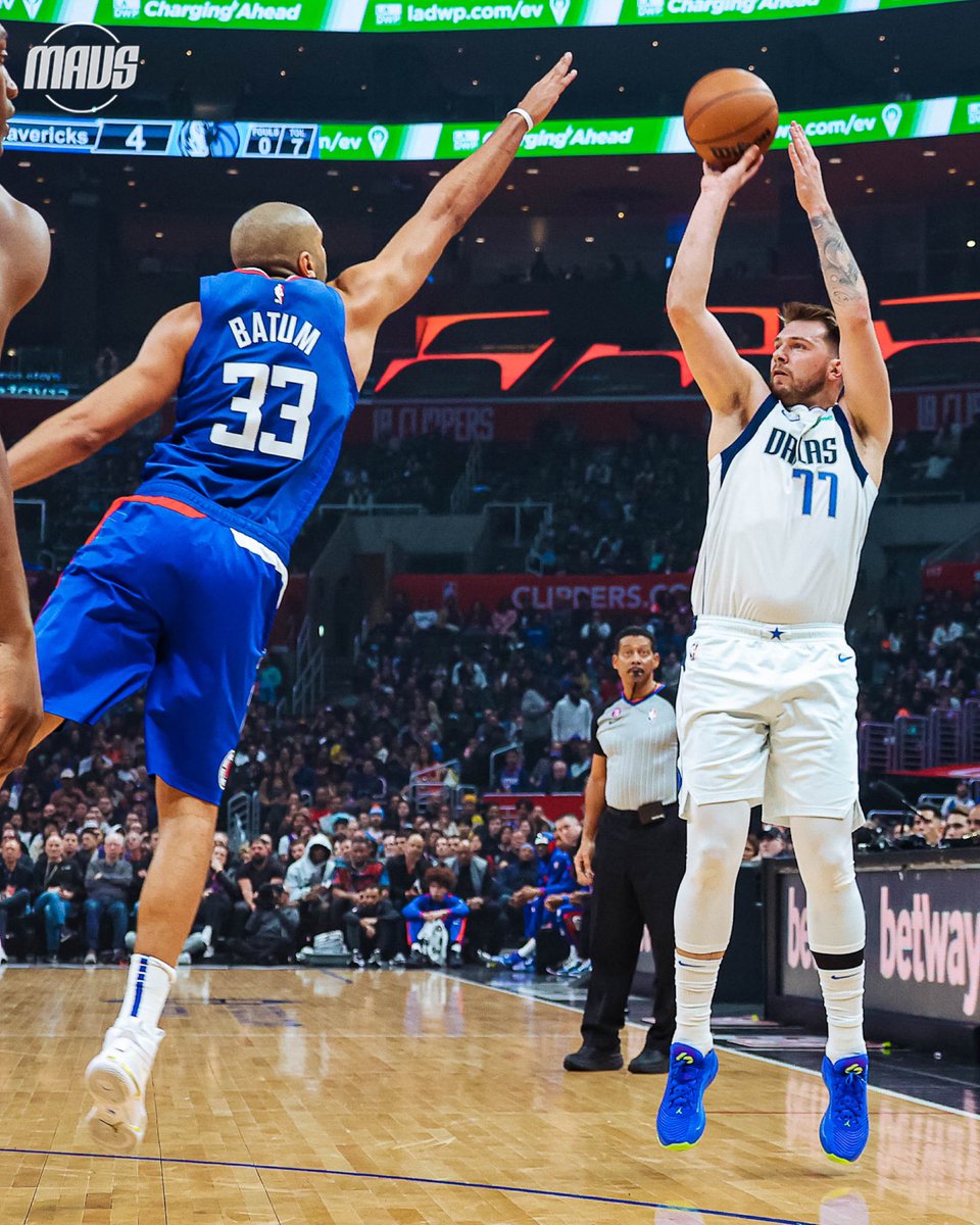 Dallas Mavericks on X: Back in that gold & white 🤩 #MFFL