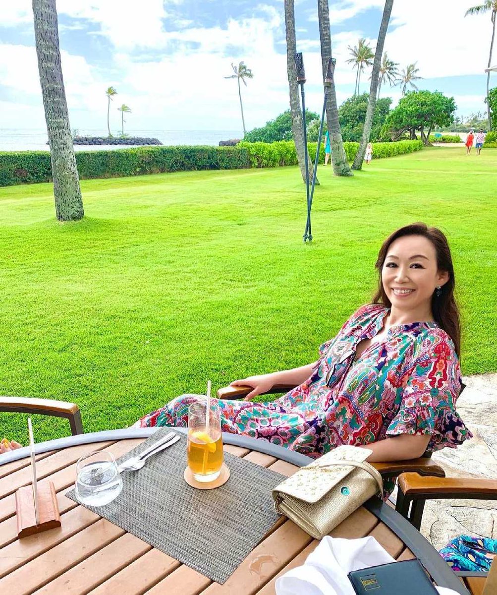 ✨ I’m chilling.🥰✨I go to the gift shop after lunch time. I bought a lot of souvenirs for my friends.I'm sure they'll love it ! (^-^)v❤️✨

ランチ後、ボーっと海を眺めてました。
頭空っぽ・こんな時間がとっても大切♡

それ�