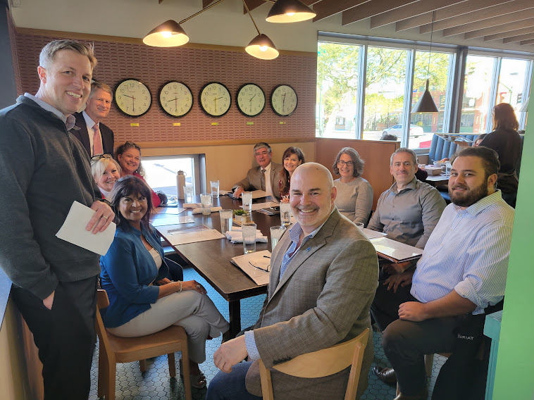 EVPLewis's tweet photo. Regional meeting with @PeoriaAZ & @GilbertYourTown leaders in @DiscoverGilbert
to discuss #economicdevelopment #downtownplanning #lessonslearnerd Peoria Mayor Jason Beck & City Staff @WESTMARC @chadheywoodaz @GilbertAZMayor @Gilbert_Manager @GilbertAZEcoDev @EVPartnership https://t.co/5hwzE1XaCV