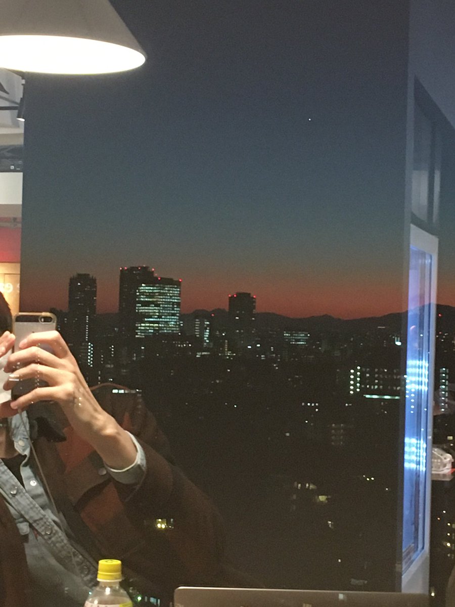 Marko_3rd's tweet image. オフィスから景色の写真を適当に撮ってみたら、たまたまシティ・ポップ風だった