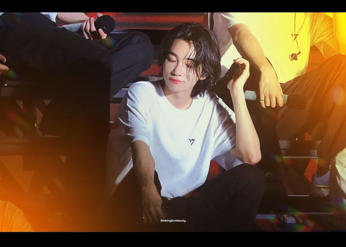 221228

#정한 #윤정한 #세븐틴