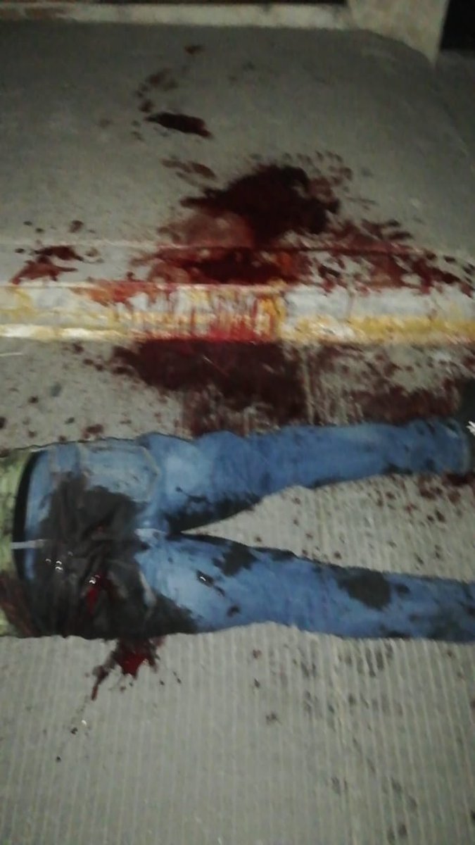 #ULTIMAHORA Mira #Morelos Otro herido más por arma de fuego. Obvio ningún detenido.1 Calle 1o de Mayo de la colonia Las Granjas en #Cuernavaca #Morelos