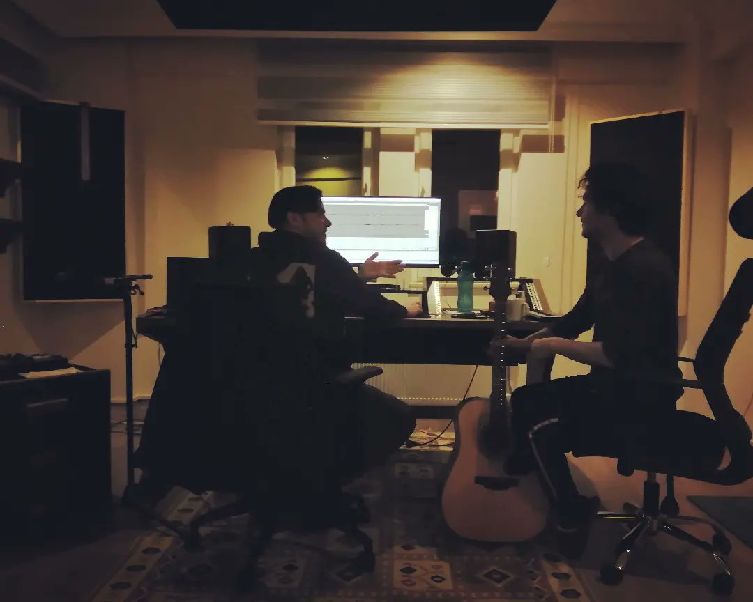 Bana Aşık Olduğum Şarkıyı Hediye Eden Sevgili Dostum Mehmet Çelikhan İle Akustik Gitar Kaydını Bitirdik 💚🎸🎧😍

Çok Yakında Spotify, YouTube dan Yayınlanacak...

Çok Heyecanlı Ve Çok Mutluyum.. 🤘🏻😍

#vazgeç