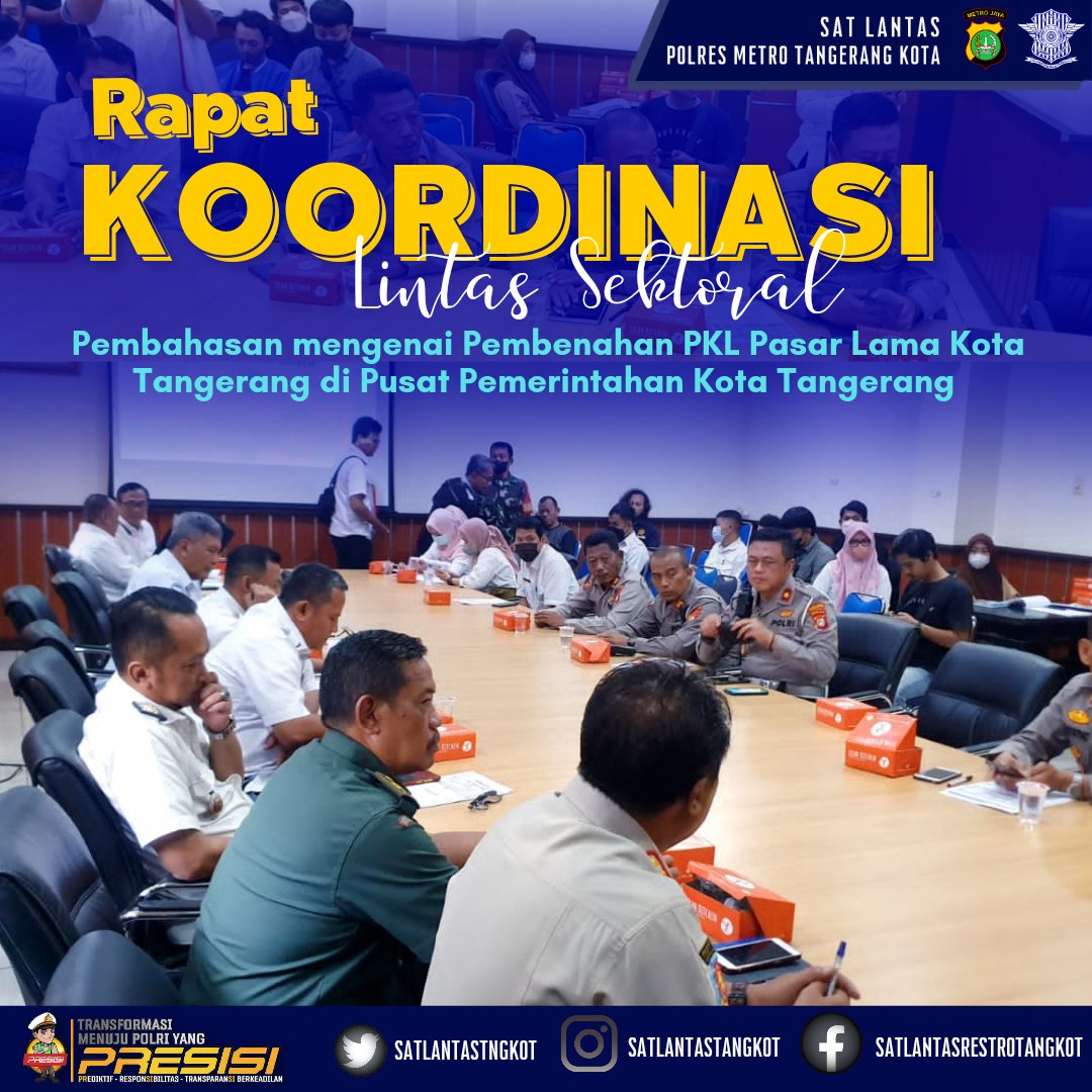 Wakasat Lantas Polres Metro Tangerang Kota Kompol Arry S. Utomo, S.SOS. M.M. melaksanakan Rapat Pembenahan PKL Pasar Lama Kota Tangerang dipimpin oleh Teddy Roestendi Purnama S.SOS (Kabag Perekonomian) Lantai 2 Puspem Kota Tangerang. (11/1/23)