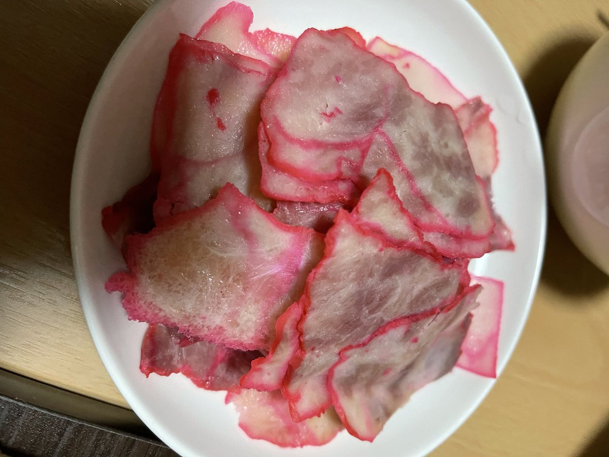 Jimmy68669028's tweet photo. 鯨の肉って外側何でピンクなの？

昔から苦手で、大人になったから食べれるかなって思ったけどくっさい🤮 https://t.co/B6lDeIAv4p
