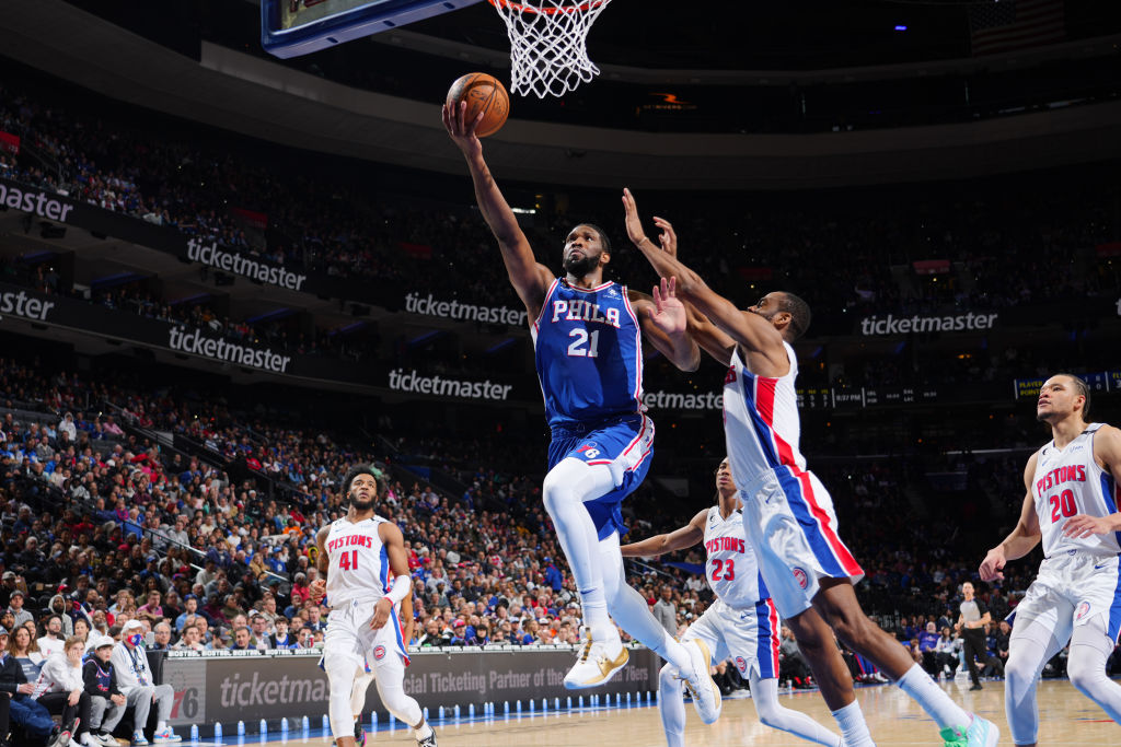 ESPNInsights's tweet image. Joel Embiid played 23 minutes, 56 seconds in the 76ers win vs the Pistons Tuesday &amp;amp; finished with 36 points and 11 boards.

That's the fewest minutes played by any player in a 35-Pt, 10-Reb game since the NBA began tracking minutes played in the 1951-52 season.

h/t @EliasSports