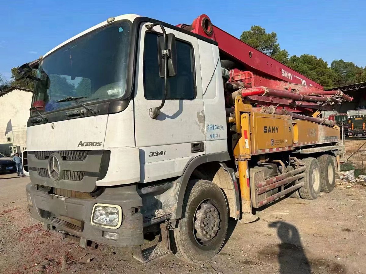 Sany pump 37M Benz chassis truck for sale