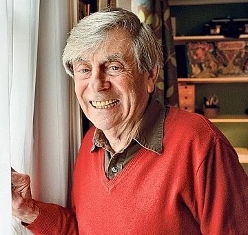 Happy 88th Birthday…

…#MelvynHayes

#ItAintHalfHotMum #CarryOnEngland
#TheYoungOnes #SummerHoliday #BottomsUp #Benidorm #TheCurseOfFrankenstein #LoveThyNeighbour #Eastenders #CrooksInCloisters #QuatermassII #ManAboutTheHouse
#HereComeTheDoubleDeckers