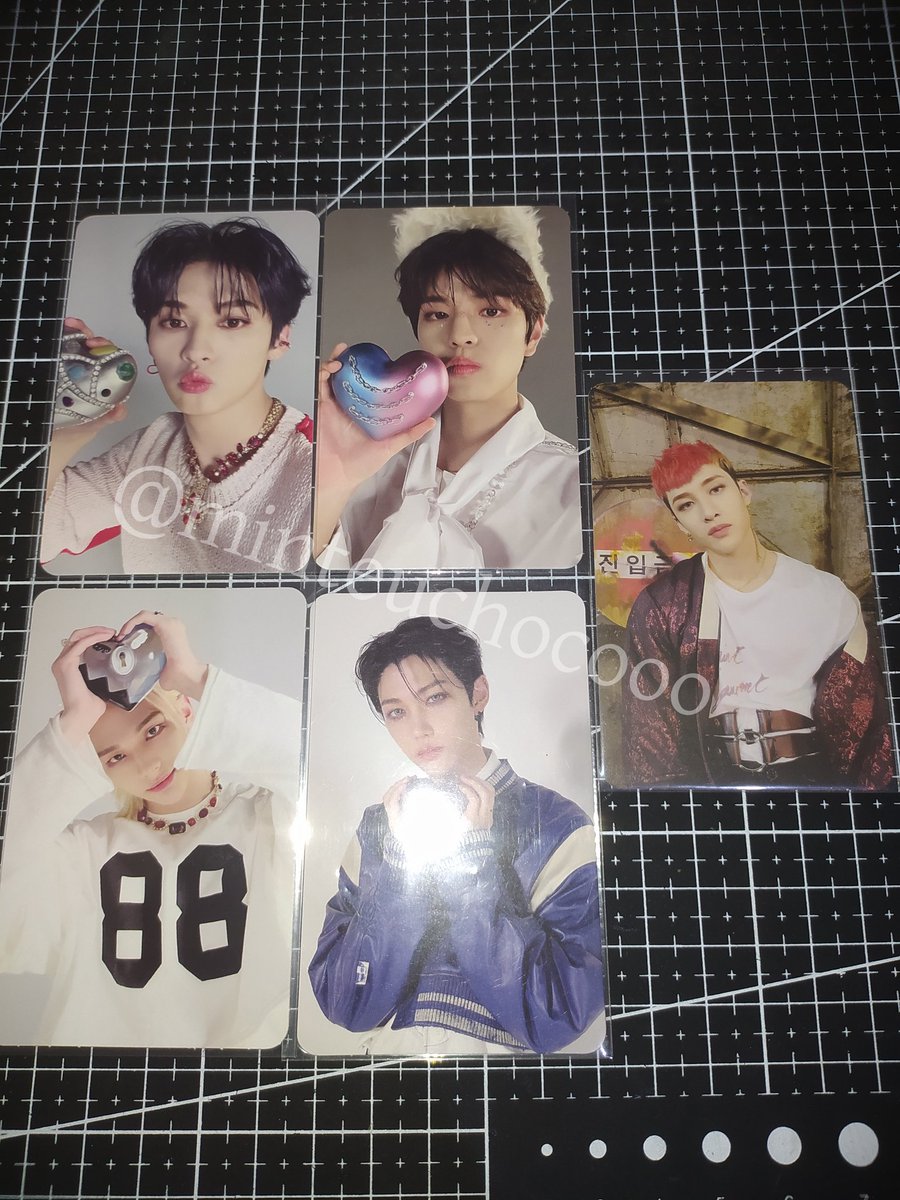 minteuchocooo's tweet photo. [ HELP RT ]

wtt want to trade stray kids pc

have : bangchan, lee know, changbin, hyunjin, han, felix, seungmin, I.N jeongin (mixtape, noeasy, chrismas evel ce, oddinary, maxident, papercase, skz-x)
want : my wishlist

 📍INA Only
pls dm me if you're interested 🥰 https://t.co/R2jtnPkPpN