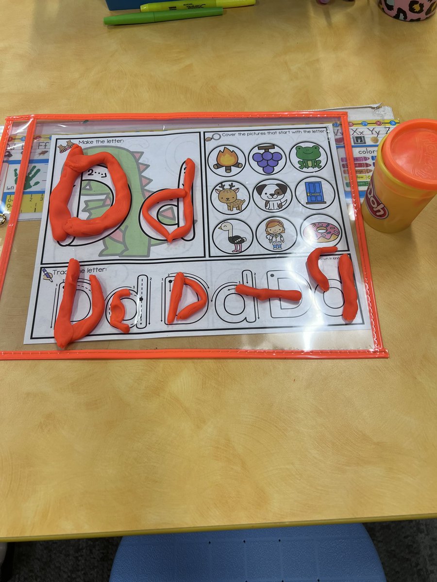 mrs_loretta's tweet photo. Ms. Valverde’s Classroom @RossvilleElem 👏 #Kindergarten #AnchorCharts  #playdo https://t.co/Mg6XakU8II